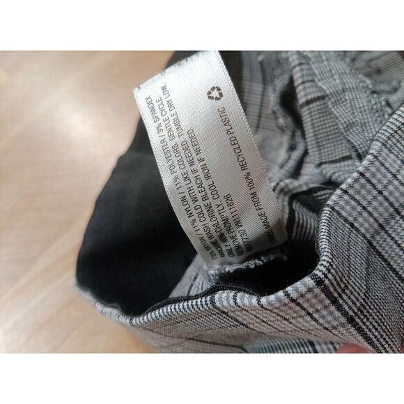 A New Day pant bundle size 4 - Picture 5 of 7